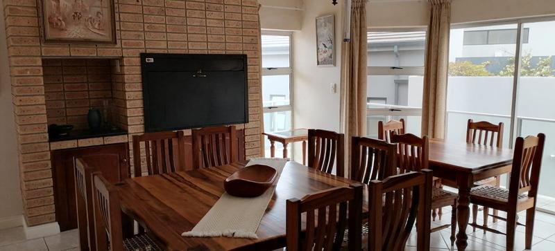 6 Bedroom Property for Sale in Reebok Western Cape
